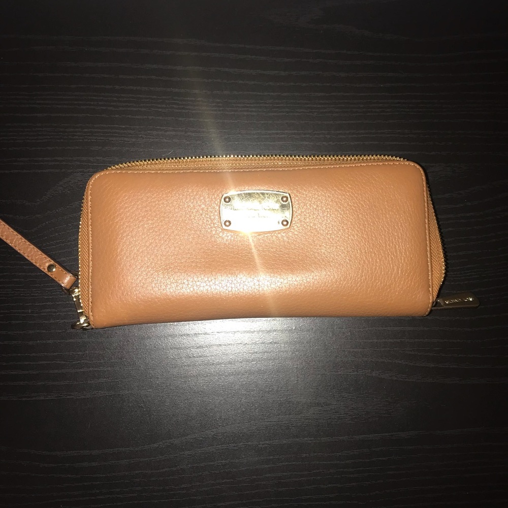 Michael Kors tan wristlet